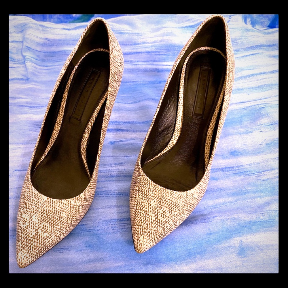 Snakeskin pattern leather heels Hugo Boss